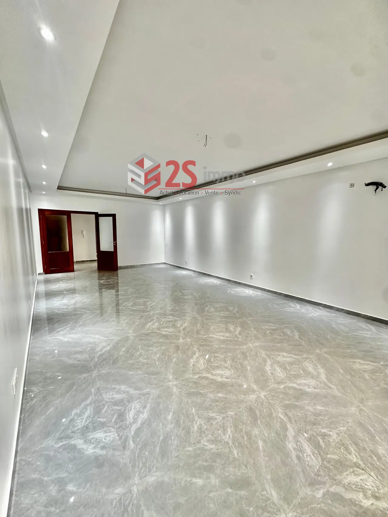 Appartement F4 à louer à la Sicap Foire - miniature 4