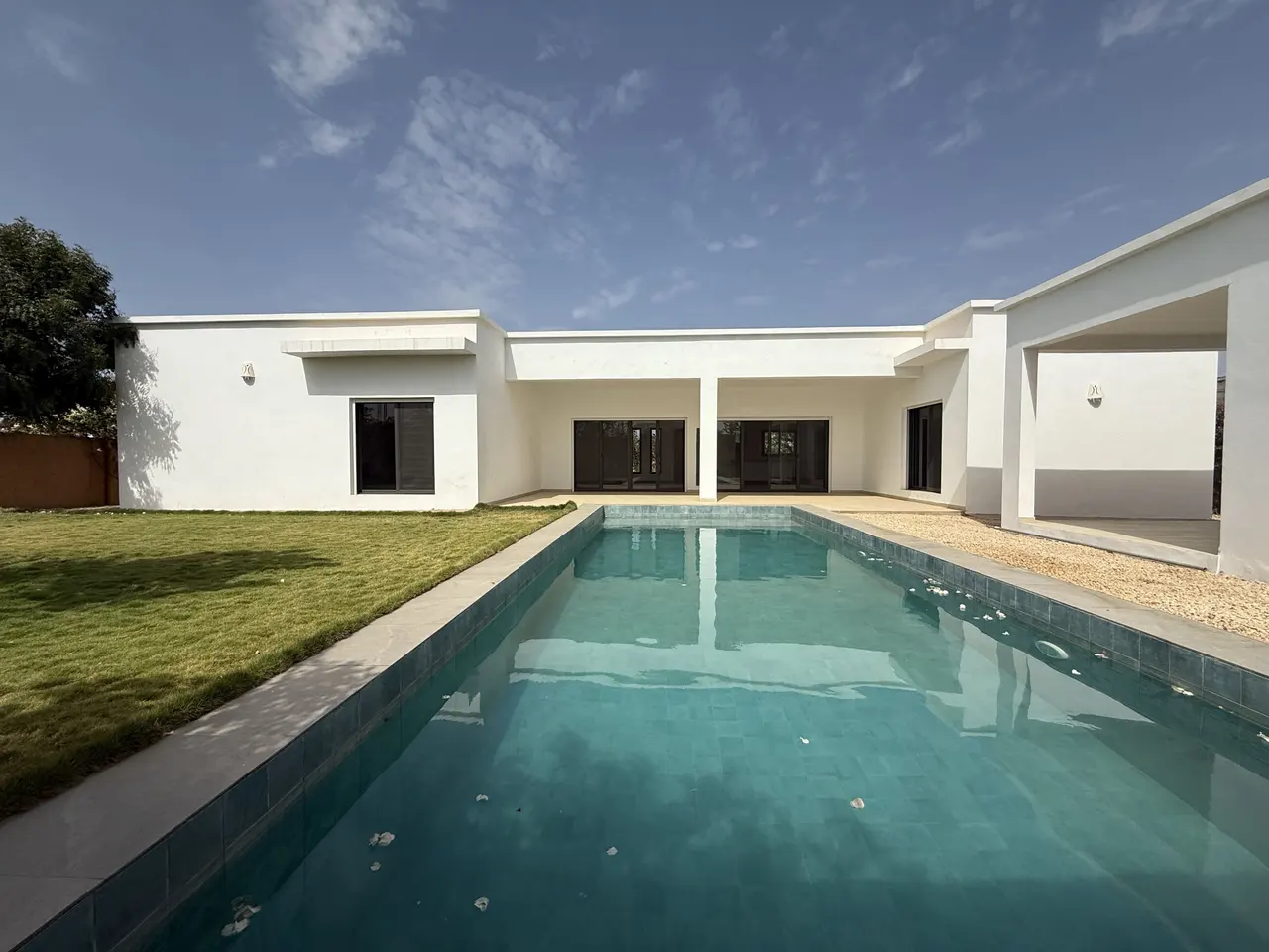 Villa 3 chambres avec piscine à vendre à Nguérigne - miniature 3