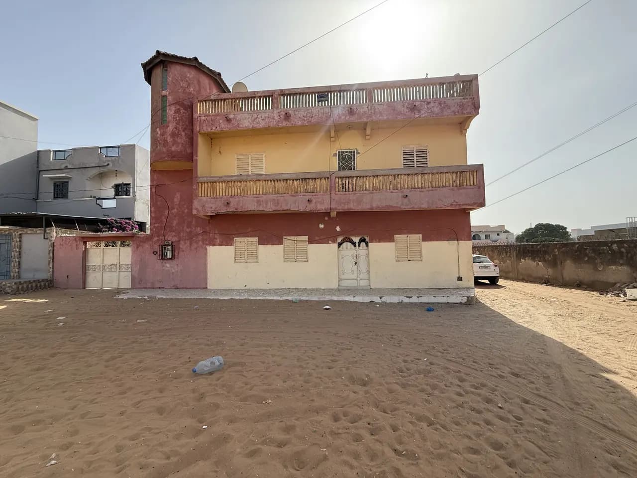 Villa 8 chambres à vendre à Grand Mbour