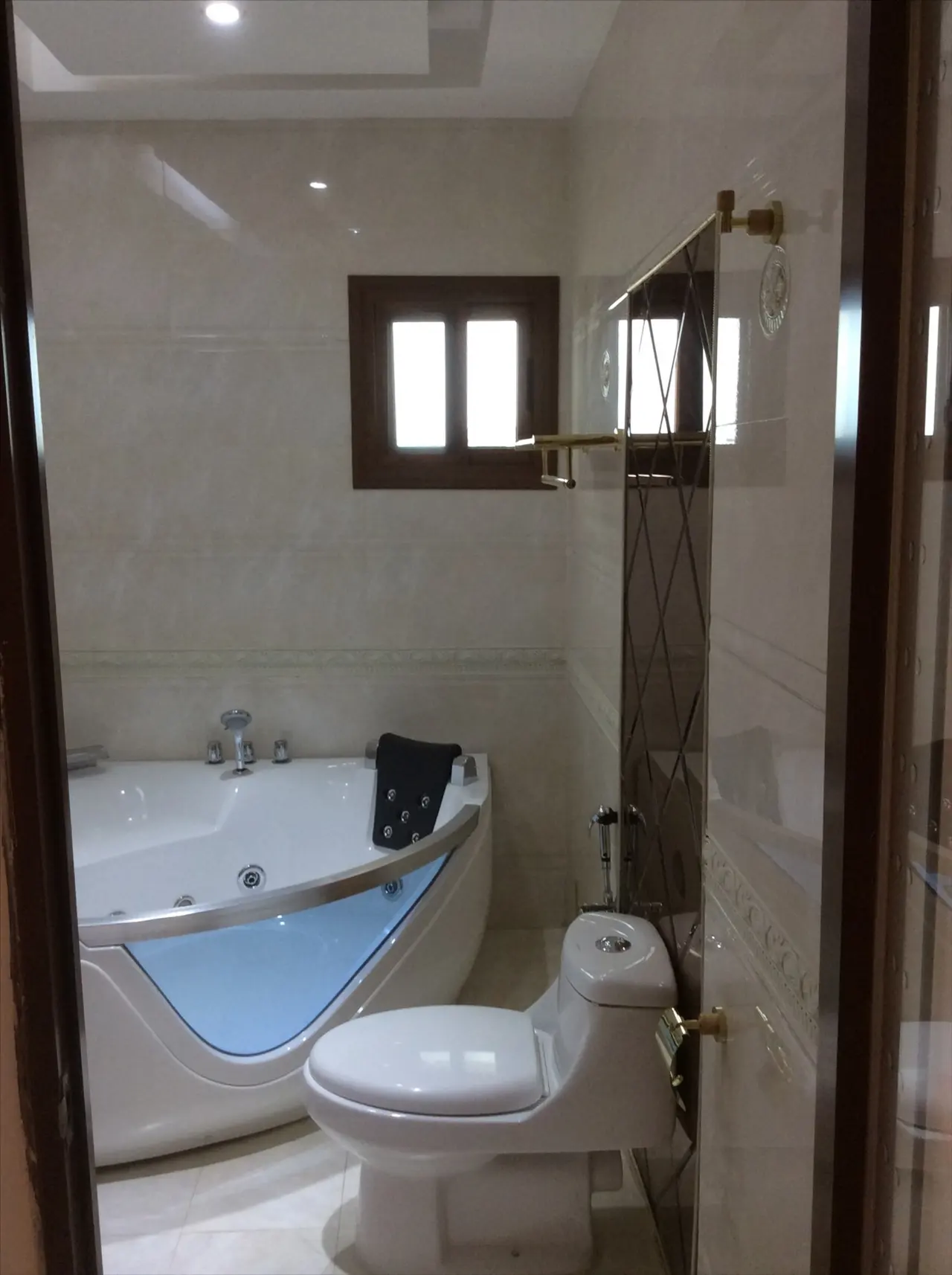 Appartement à louer aux Almadies - miniature 1