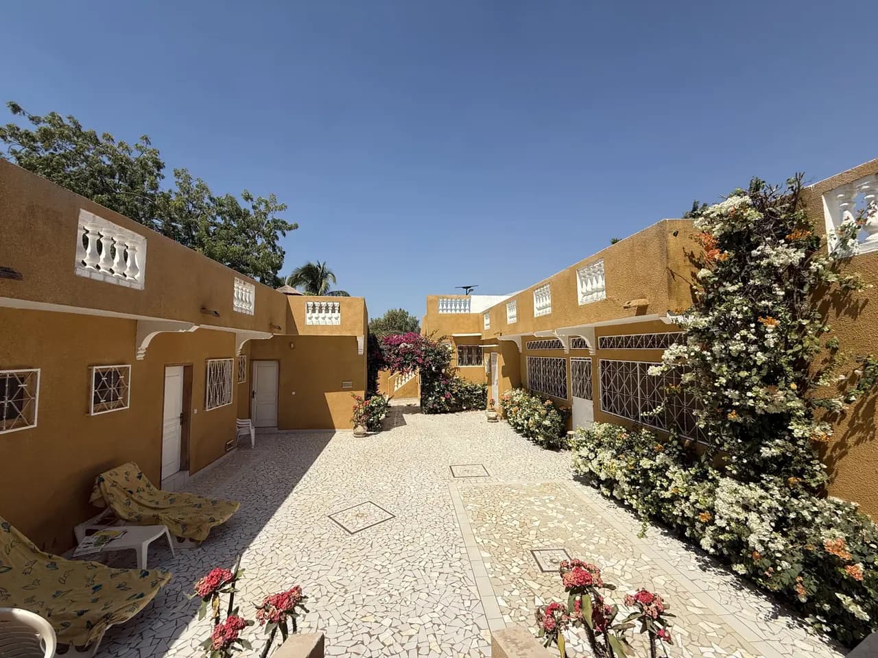 Villa 8 chambres à vendre à Saly